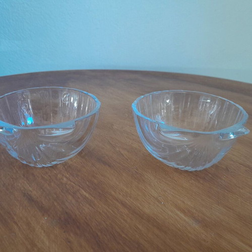 Drink set like new with 6 glasses, ice bucket, ashtrays and opener