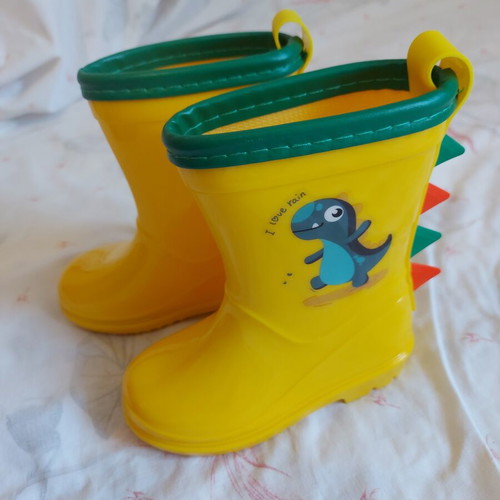 Children's yellow rain boots size 24