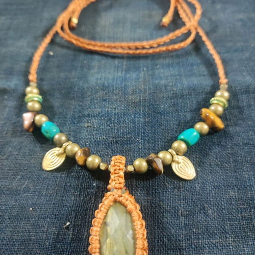 Macrame necklace with labradorite and metal details new
