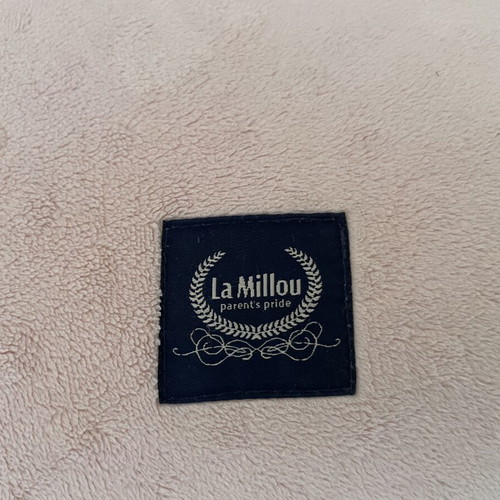 La Millou nursing pillow chicken shape