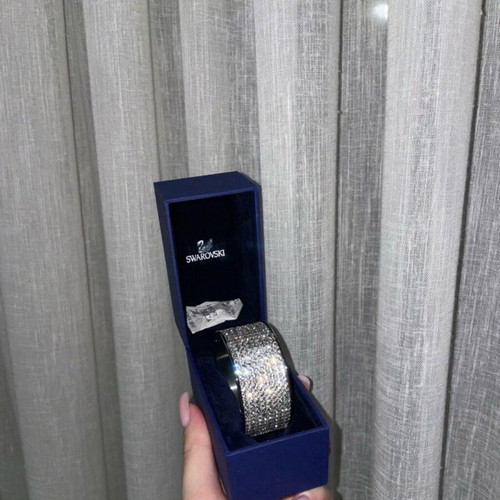 Swarovski bracelet bangle like new, silver