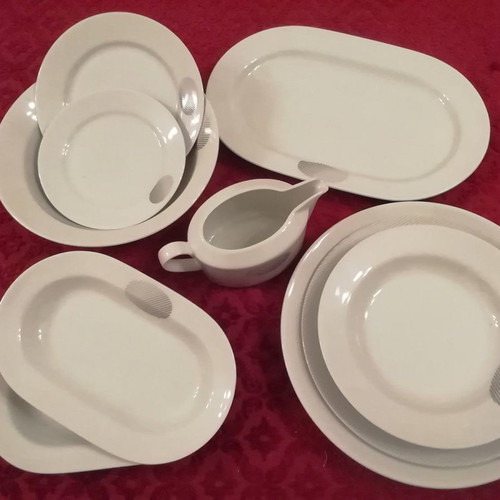 Bavaria porcelain dinnerware set new, 36 pieces