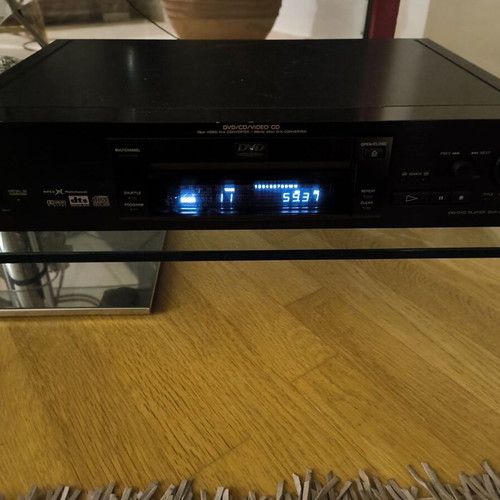 Sony DVP-S725D DVD/CD Player like new, audiophile grade