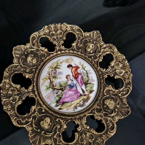 Bronze hanging decoration used from 1980