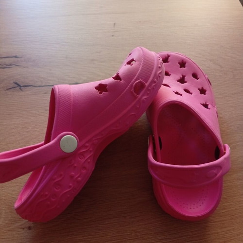 Gioseppo Kids beach clogs size 32/33 like new, pink