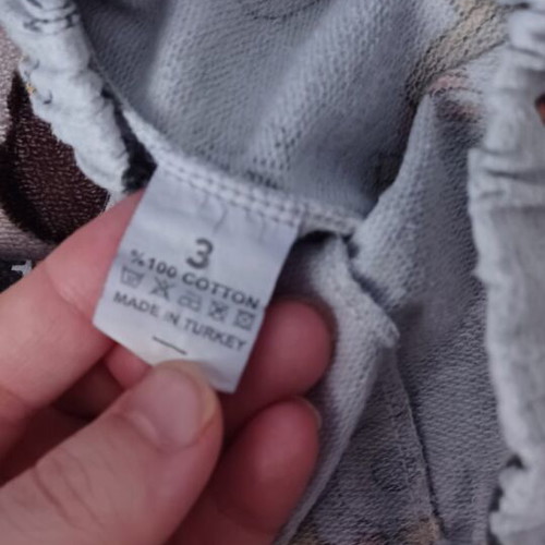 Children's gray and yellow pajama like new with trucks for 3 years old