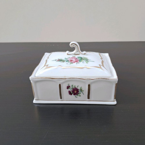 Porcelain jewelry box like new, excellent condition