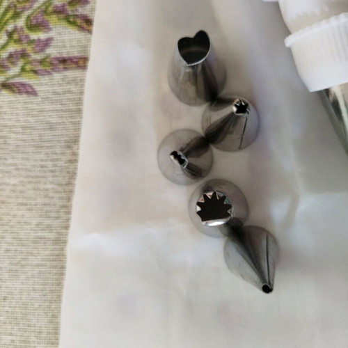 Pastry decorating tool like new