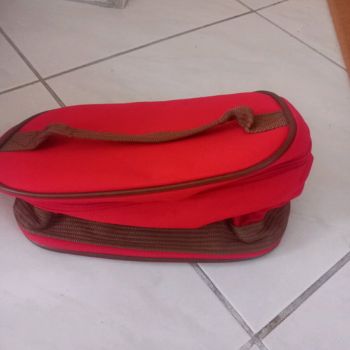 Cosmetic bag like new with mirror and capacity