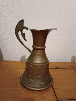 Χάλκινη Κανάτα vintage με ανάγλυφο σχέδιο σαν καινούργιο