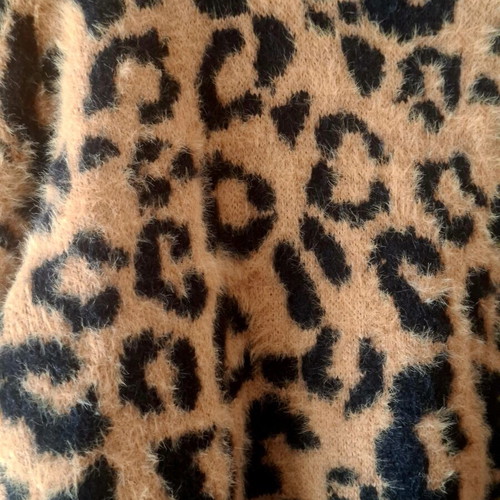 Pink Woman knit sweater like new with leopard print in black and brown