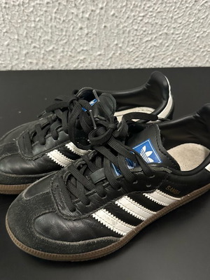 Παπούτσια Adidas Samba παιδικά μεταχειρισμένα μέγεθος 31 μαύρα