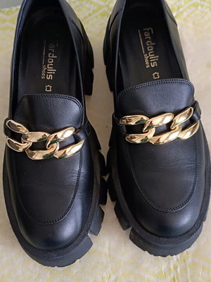 Lofers leather like new, size 39, black