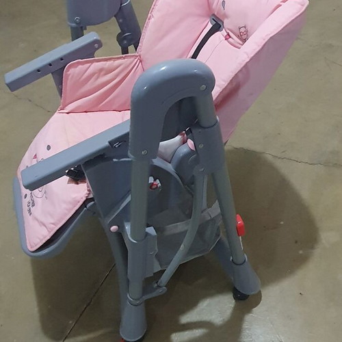 Lorelli Gusto baby high chair with 5-point safety harness, pink cover