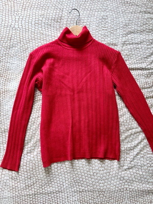 Rannia knitted turtleneck red like new, size M