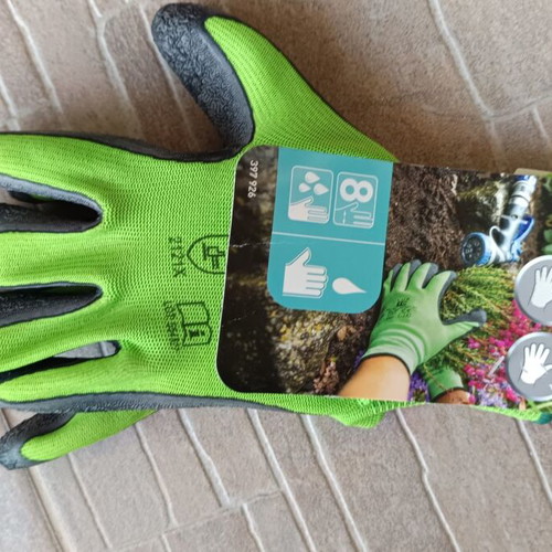 Gardening gloves new