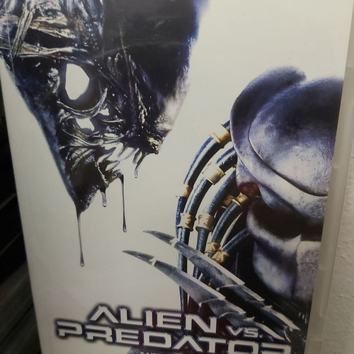 Alien Predator DVD like new, classic adventure movie