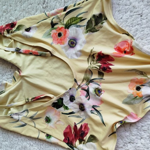 H&M one-piece swimsuit Medium, like new, colorful yellow with ruffles