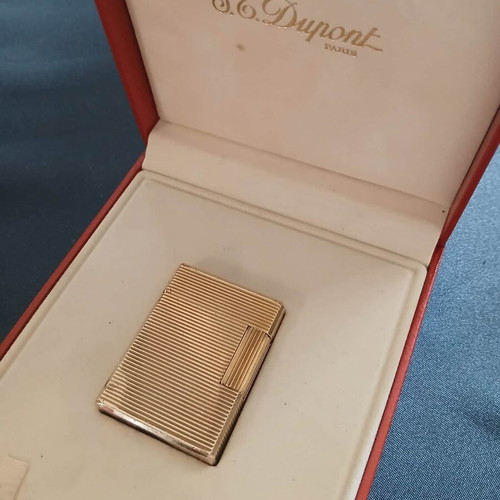 S.T. Dupont Ligne 2 lighter used, yellow gold finish