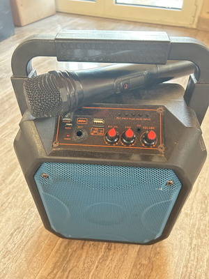 Φορητό ηχείο karaoke Bluetooth με ασύρματο μικρόφωνο σαν καινούργιο