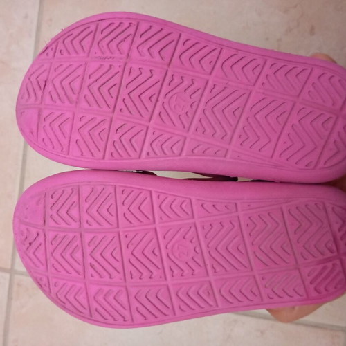 Beach shoes size 27 like new