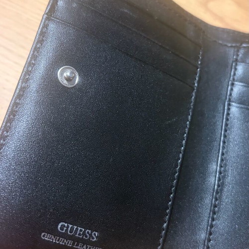 Πορτοφόλι Guess γνήσιο δερμάτινο μαύρο σαν καινούργιο