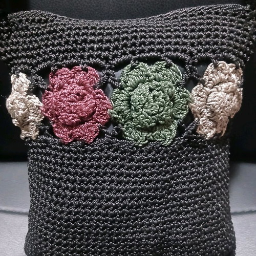 Crossbody bag women new with knitted flowers black