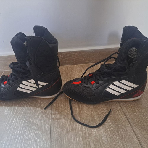 Olympus boxing shoes size 36 like new, black