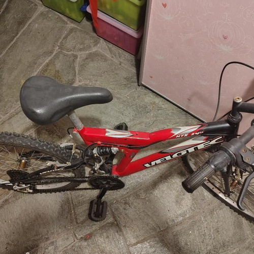 Velotec HTS 24" mountain bike used, red, 24 inch wheels