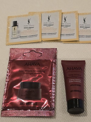 AHAVA σετ ταξιδιωτικού μεγέθους με αντιρυτιδική κρέμα προσώπου και μάσκα νυκτός