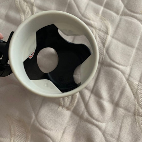 Cup holder like new