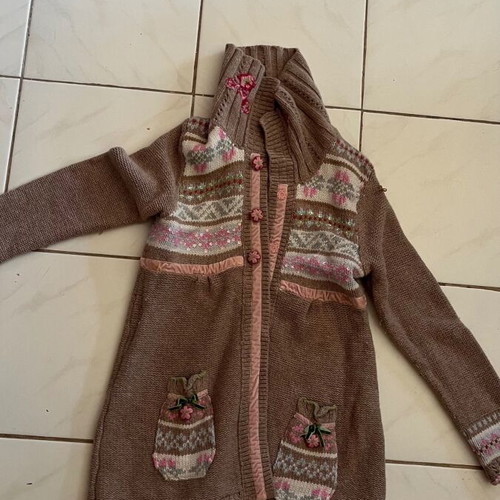 Benetton cardigan used, beige, for girls 10-11 years old