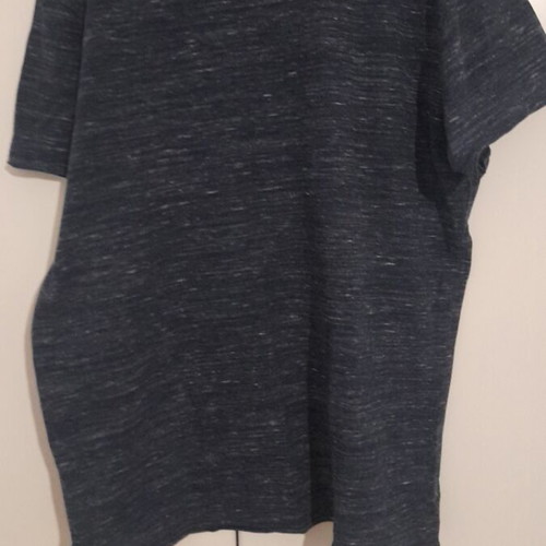 Short-sleeve blue shirt with design like new, size L