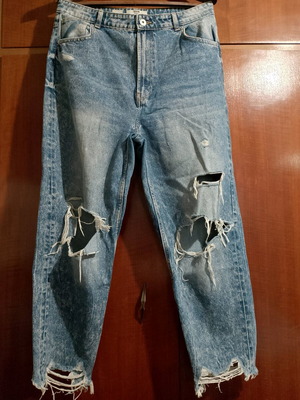 Bershka women's jeans used with rips, size XL, blue