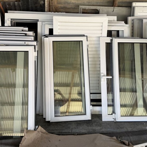 Aluminum windows like new with roller screens, set of 7