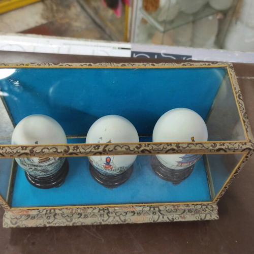 Table decor used with 3 hand-painted eggs