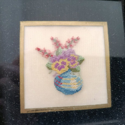 Embroidered flower frames like new, set of 2 pieces