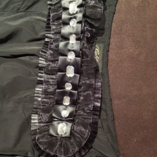 Ysatis black skirt like new with belt no 1