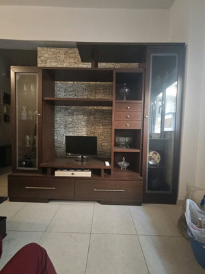 Oak living room unit like new with 2 display cabinets and wenge coffee table