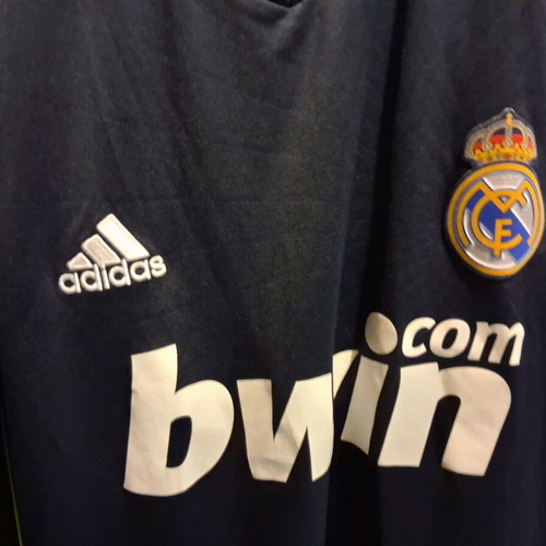 Real Madrid Away Jersey like new, size Medium