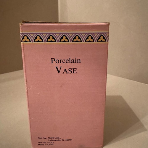 Porcelain vase with roses new