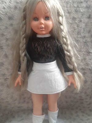 Tatiana doll like new collectible