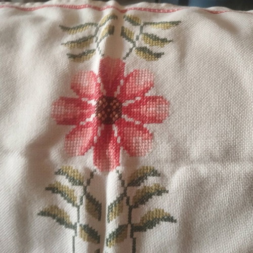 Multicolored embroidery like new