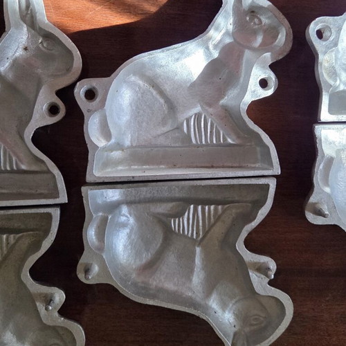 Rabbit Molds cast aluminum vintage set of 3 used