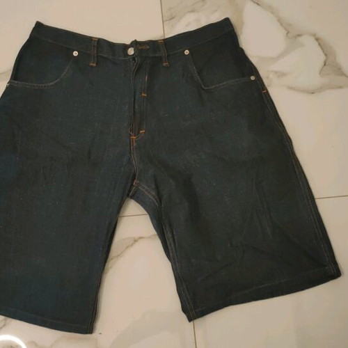 Fb short jean σαν καινούργιο, μέγεθος XL, μαύρο και κόκκινο