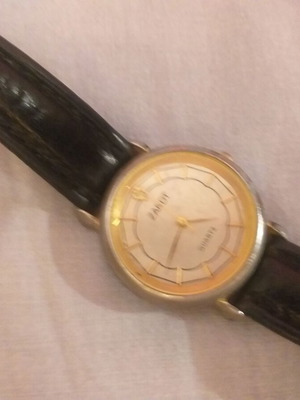 Ρολόι Zandt Quartz μεταχειρισμένο με δερμάτινο λουράκι Gucci