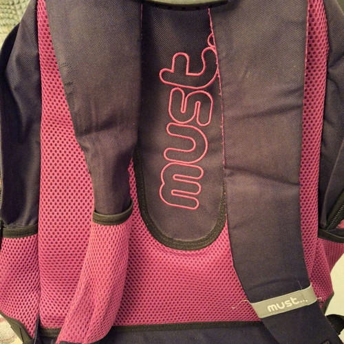 School bag used with minimal wear, ideal for middle and high school kids