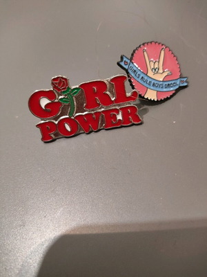 Set of 2 metal girl power pins new, multicolored