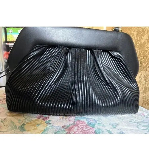 Themoire shoulder bag black plisse style like new