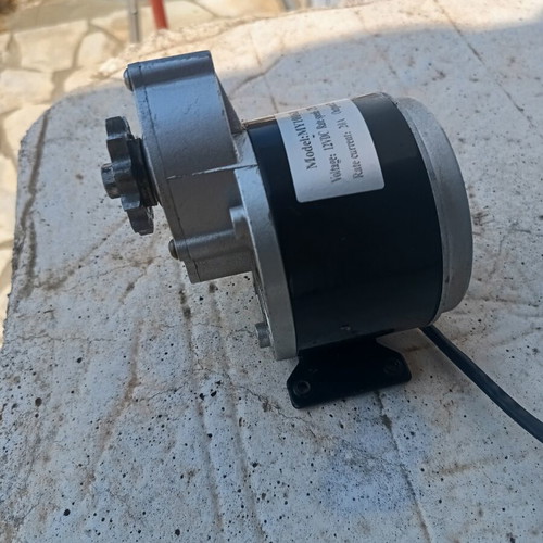 Dc motor 12 V 250 W like new